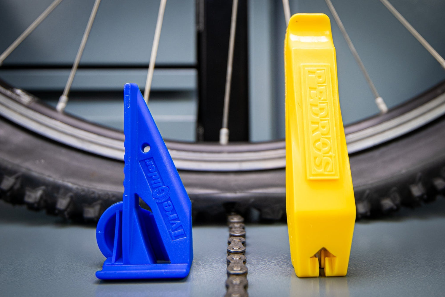 Tyre Glider VS Pedros Tyre Levers