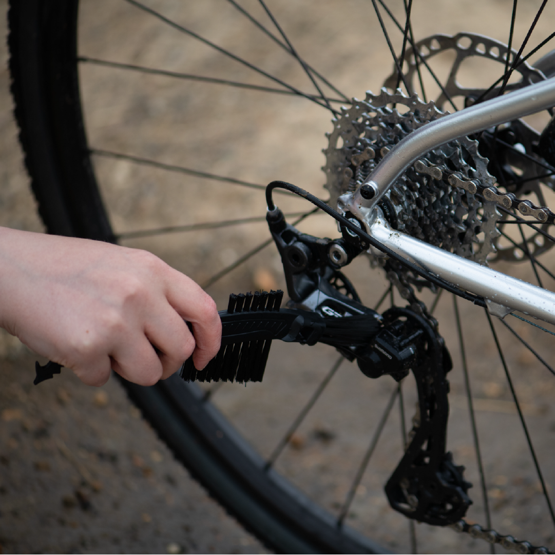 Claw Drivetrain Cleaning Brush